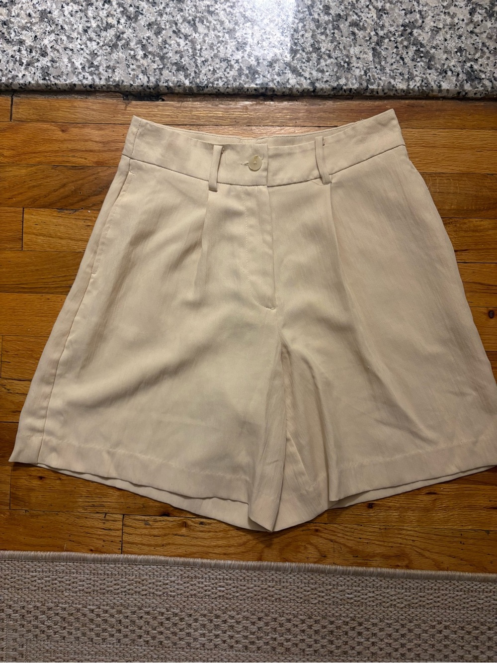 Primark High-Waist Cream Tailored Women’s Shorts